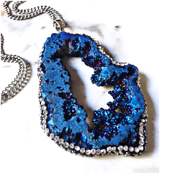 Whimsy Avenue Jewelry - Blue Druzy Agate Necklace